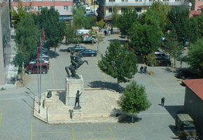 Bayburt Hükümet Konağı ve Atatürk Anıtı