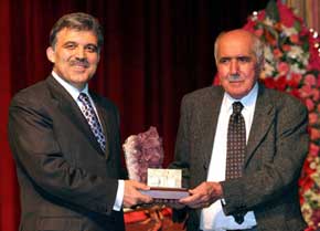 Türk kültür ve sanatına önemli katkıda bulunan isimlere verilen Cumhurbaşkanlığı Kültür ve Sanat Büyük Ödülünün bu yılki sahiplerinden biri de ‘Bilge Mimar’ diye tanınan Turgut Cansever Oldu