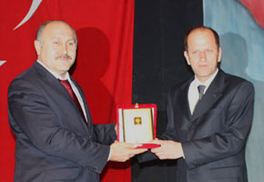 Programa Erzincan Üniversitesi Eğitim Fakültesi Öğretim Görevlisi Yrd. Doç. Dr. Abdulkadir Gül'de katıldı