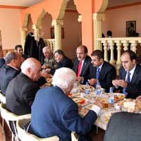 Başkan adayları beraber kahvaltı yaptı ve Bayburt'un geleceğini konuştu