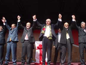Kurtulmuş, Saddet Partisi Bayburt adayları ile birlikte partilileri selamladı