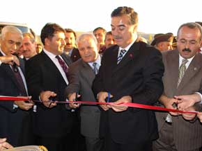 Açılış törenine, Bayburt Valisi Kerem Al, Milletvekilleri Ülkü Gökalp Güney, Fettani Battal, Belediye Başkanı Bekir Çetin ve çok sayıda vatandaş katıldı.  