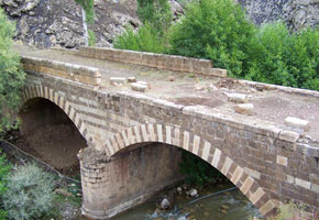 Karahasan Köprüsü