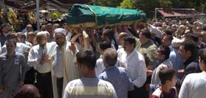 Aydın, Fatih Camisi'nde kılınan cenaze namazının ardından Topkapı Mezarlığı'nda toprağa verildi