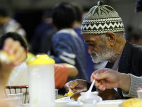   Bayburt Belediyesi’nden her gün 200 kişiye iftar yemeği verilecek...