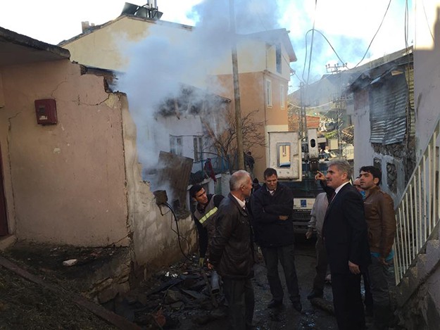 Kozluk'ta yangın: 6 ev kül oldu!