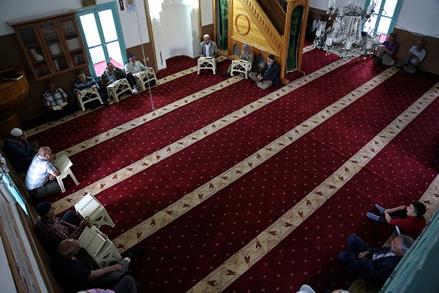 Ferahşad Bey Cami'de 500 yıllık gelenek