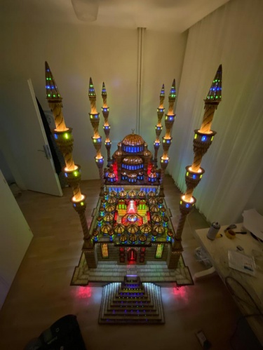 Hacı Emre Kahraman'ın 9 yılda tamladığı cami maketi beğeni topluyor