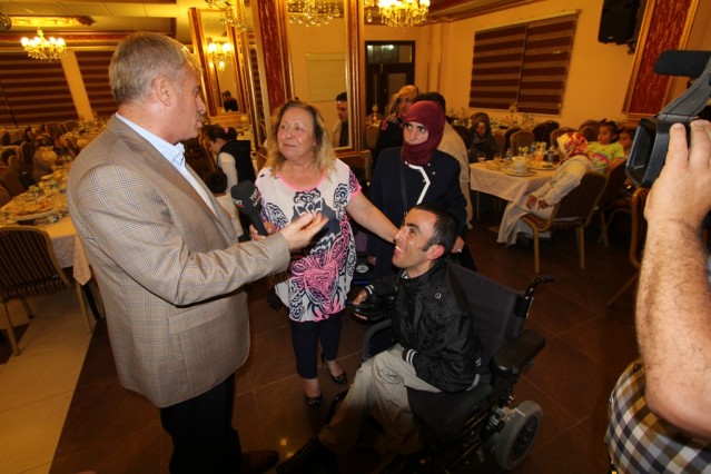 Başkan engelli vatandaşlarla buluştu