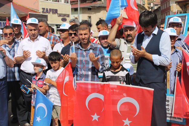 Bayburt, Uygur Türkleri için ayakta