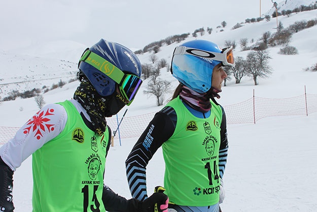 Kop Dağı'nda İsmail Şimşek Kayak Kupası