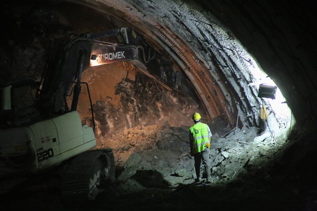 Kop Tüneli inşaatında göçük oluştu
