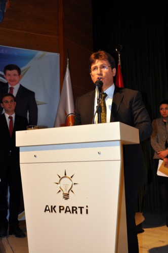 AK Parti'den gövde gösterisi