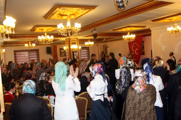 MHP'li Aydın kadınlarla buluştu