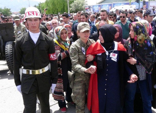 Şehidimiz Erzincan'da toprağa verildi