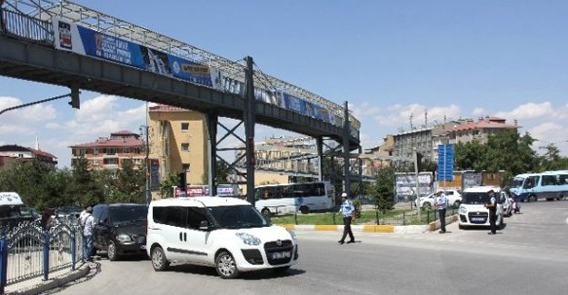 Bayburt ve Erzurum'da şüpheli araç paniği