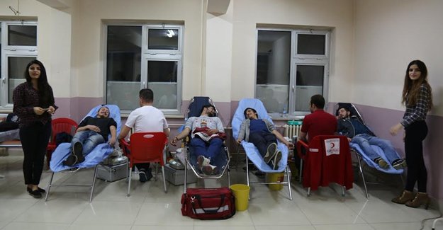 Bayburt Üniversitesi'nden kan bağışı kampanyası