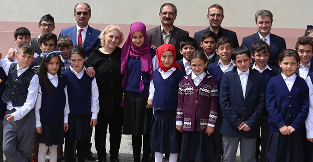 Kızılay'dan "81 il 81 öğrenci" projesi