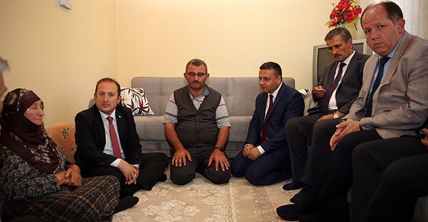 Vali Pehlivan, Şehit Muammer Gür'ün ailesini ziyaret etti