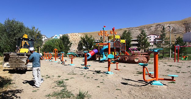 Yeni çocuk oyun parkları hizmete giriyor