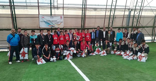 Köy Okulları Futbol Turnuvasının Şampiyonu: 'Akşar İlköğretim'