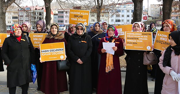 Kadına yönelik şiddet protesto edildi