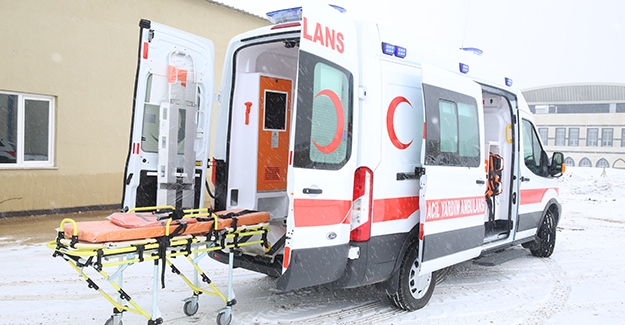 Sağlık Bilimleri Fakültesine ambulans