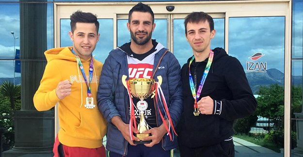 Bayburt Üniversitesi öğrencisi boksta Türkiye Şampiyonu