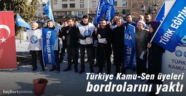Türkiye Kamu-Sen üyeleri bordrolarını yaktı