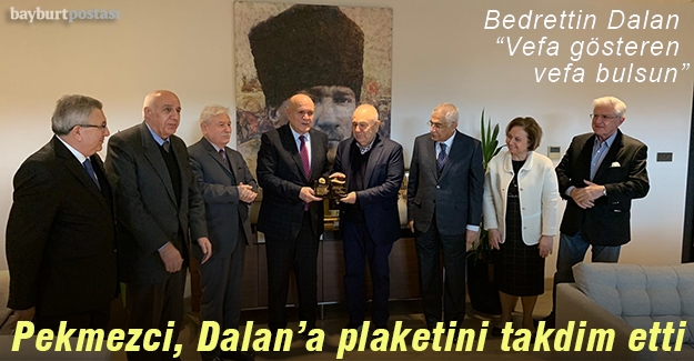 Başkan Pekmezci Dalan’a Vefa Ödülünü Takdim Etti