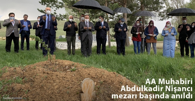 Gazeteci Nişancı, vefatının 1. yılında mezarı başında anıldı
