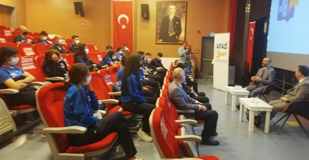 Rektör Türkmen, AFAD'ın Söyleşisine Konuk Oldu