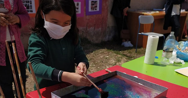 Kaleardı 75. Yıl İlkokulu'nda Ebru Sanatı