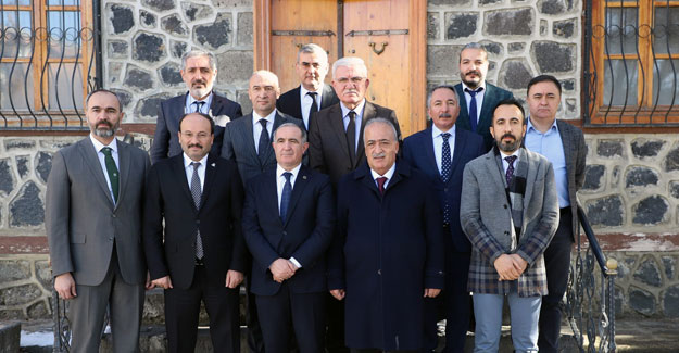 Rektör Türkmen, KUDAKAF Rektörler buluşmasına katıldı