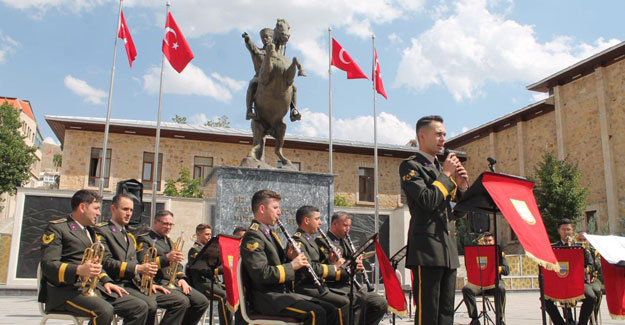 Bayburt'ta Askeri Bandodan '30 Ağustos' Konseri