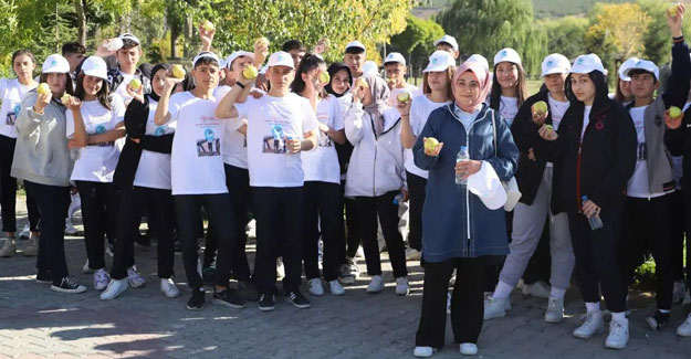 Bayburt'ta 'Sağlıkla Yaşayan Türkiye' temalı farkındalık yürüyüşü