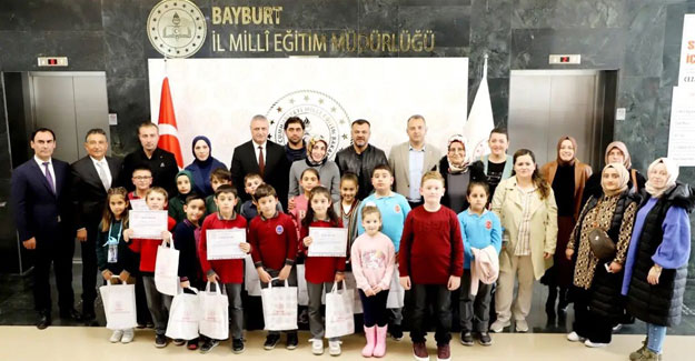 Bayburt'ta Minik Eller Tasarlıyor Projesinde ödüller sahiplerini buldu 