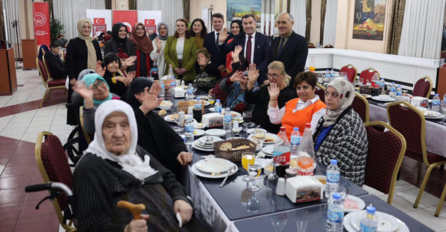 Bayburt'ta 'Yaşlılar Haftası' dolayısıyla iftar