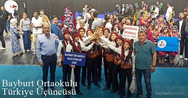 Bayburt Ortaokulu Halk Oyunları Türkiye Üçüncüsü