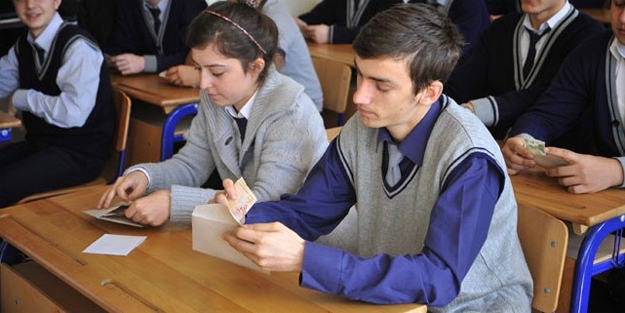 Bayburt'ta 176 öğrenciye eğitim desteği