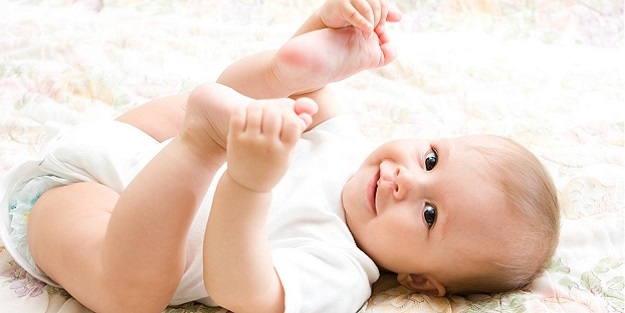 Bebeklerde el ve ayak bakımına dikkat! 