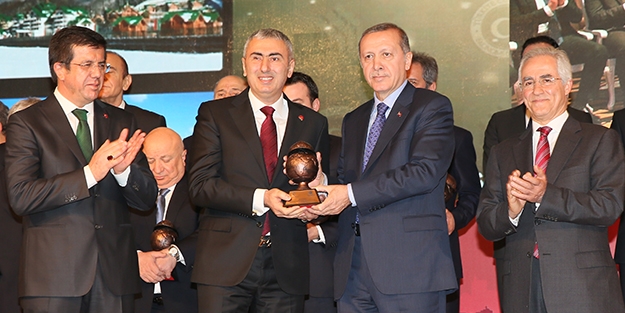 Cumhurbaşkanı Erdoğan'dan Bayburt Grup'a ödül