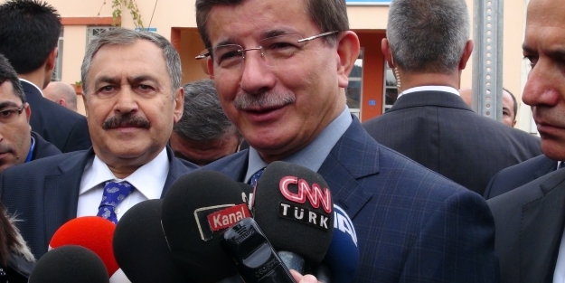 Davutoğlu: “HDP'yi yasalara göre hareket ederse muhatap alırız“