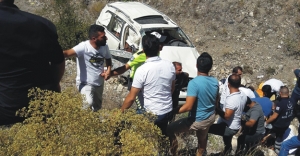 Bayburt'ta otomobil devrildi: 1 ölü, 6 yaralı
