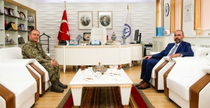 Garnizon Komutanı Tosun'dan, Rektör Türkmen'e Ziyaret