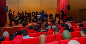 Bayburt Üniversitesi'nde Halk Müziği Konseri