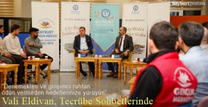 Vali Mustafa Eldivan Tecrübe Sohbetlerinde gençlerle buluştu