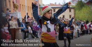 Şehit Nevzat Kaya İlkokulu'nun 'Stilize Halk Oyunları' ekibi tam not aldı