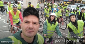 Bayburt'ta yağmur altında Yeşilay Bisiklet Turu