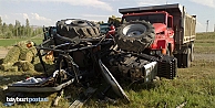 Kamyon ot yüklü traktörle çarpıştı: 6 yaralı